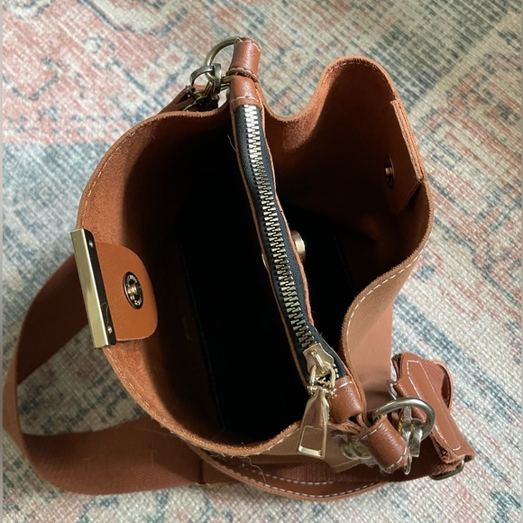 Faux leather crossbody bucket bag - Picture 4 of 4